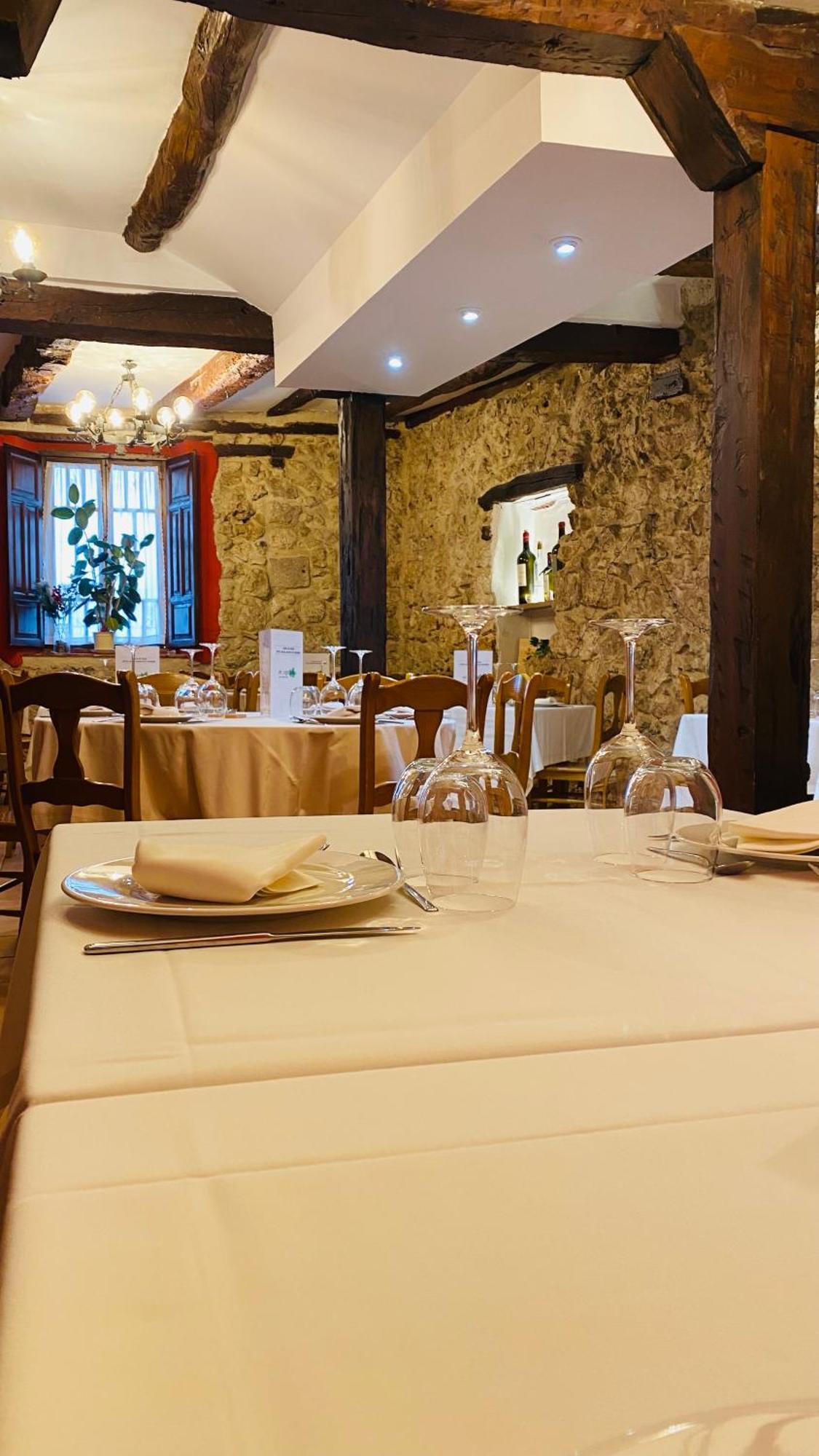 Hotel Restaurante Agapio De Tresnino Quintanilla de Onésimo Zewnętrze zdjęcie